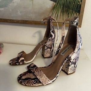 Brand new with out tags Steve Madden heels